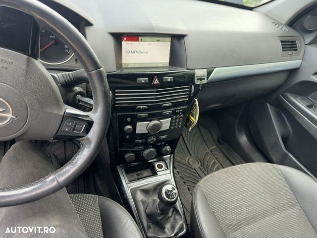 Opel Astra 1.7 CDTI Cosmo - 4