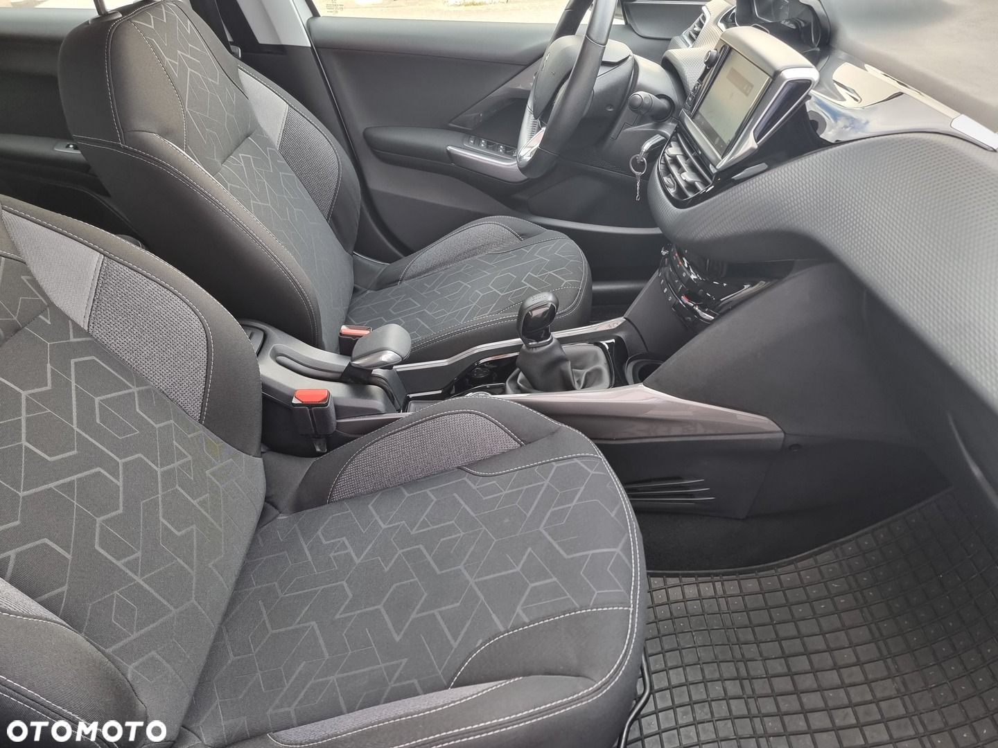 Peugeot 2008 1.2 Pure Tech Active S&S - 21