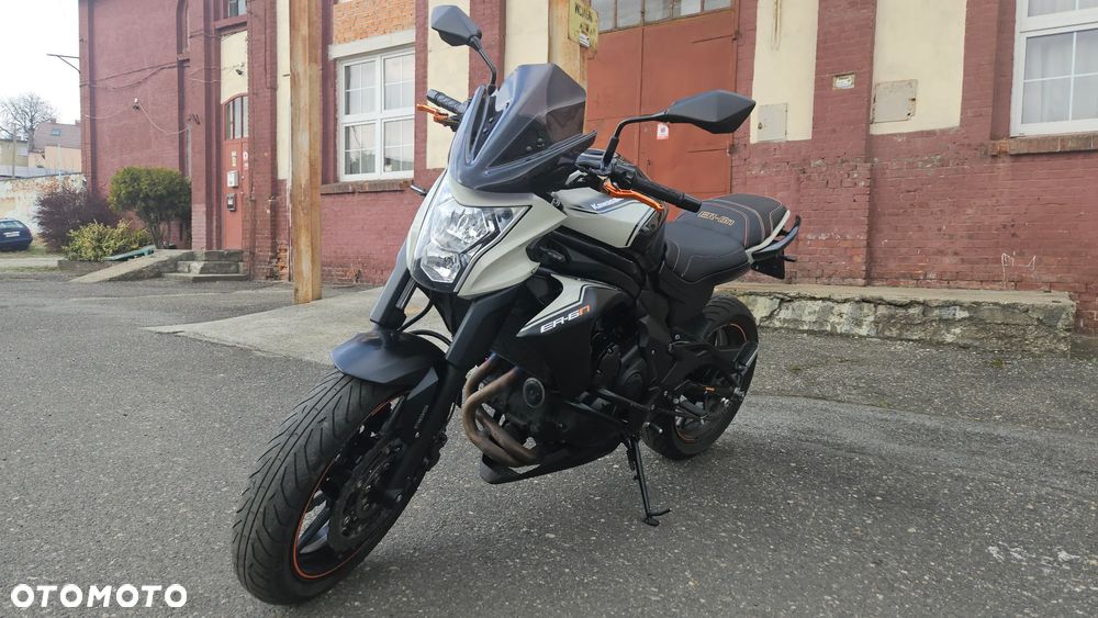 Kawasaki ER - 1