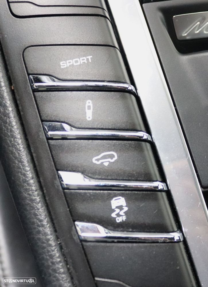 Porsche Macan S - 32