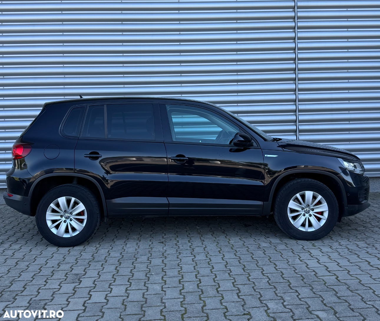 Volkswagen Tiguan - 12