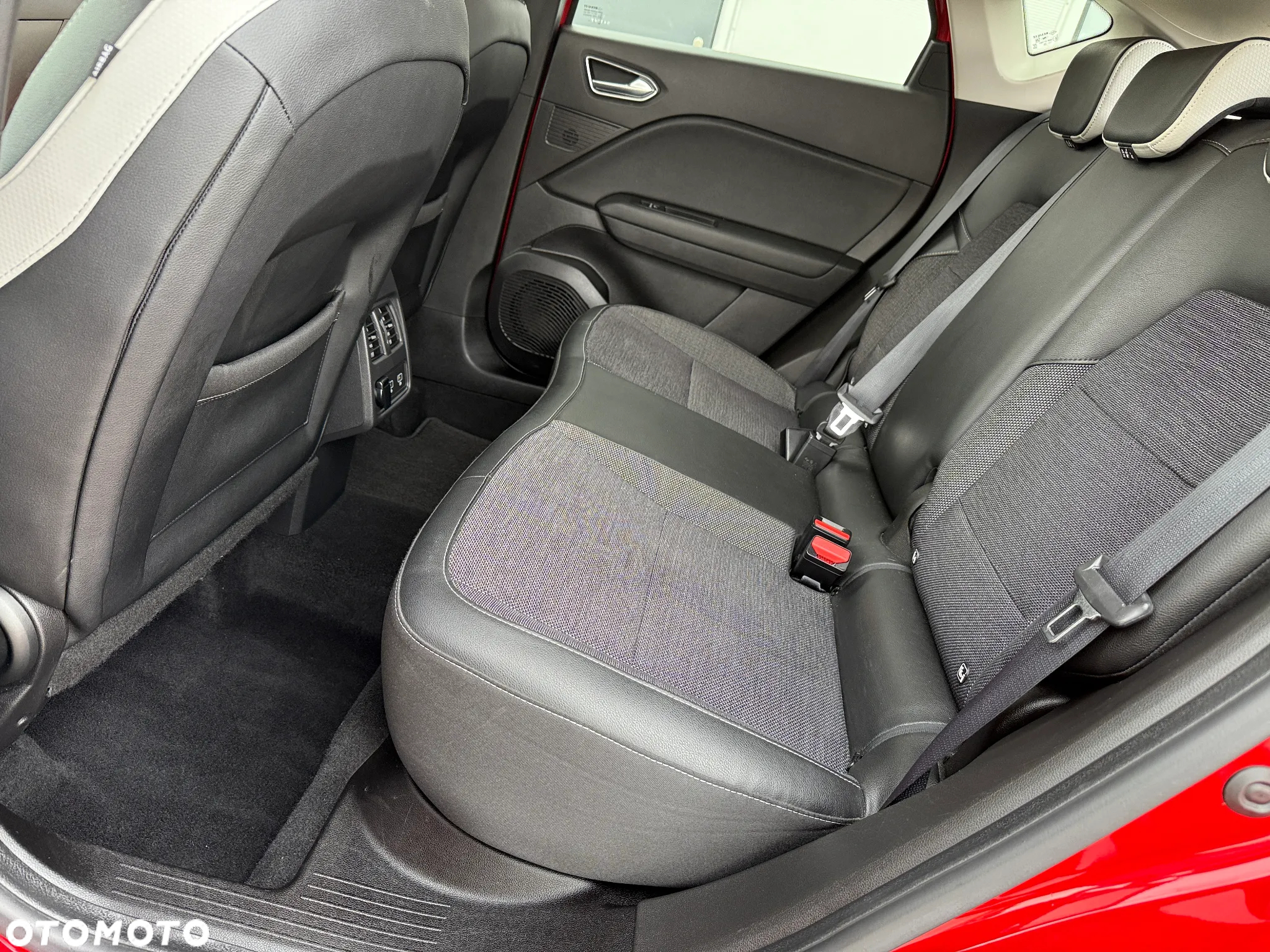 Renault Captur TCe 100 INTENS - 22