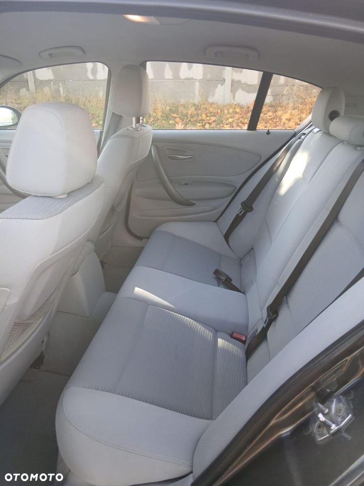 BMW Seria 1 118d - 11