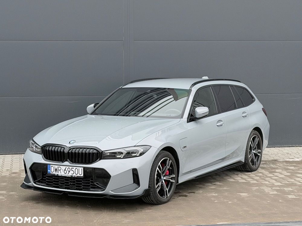 BMW Seria 3 330e PHEV M Sport - 19