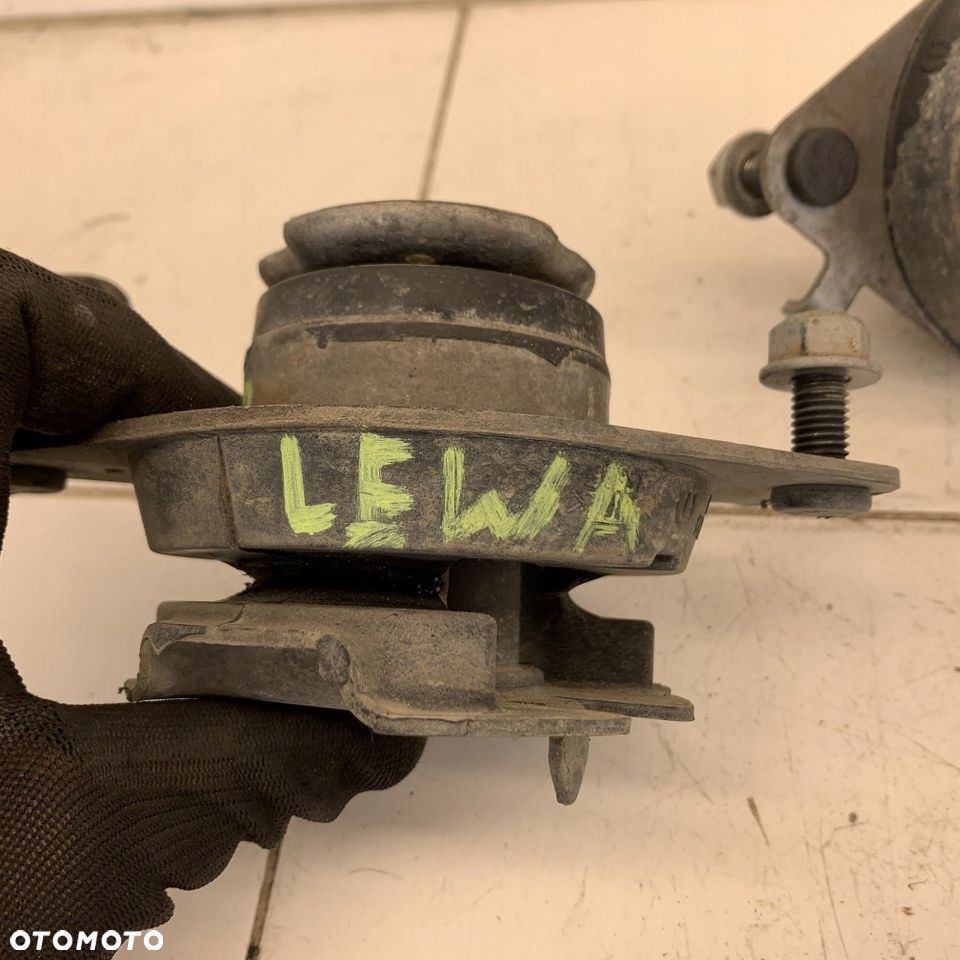 Łapa Poduszka Ramy Kła Prawa Lewa Przód Dodge Ram V 1500 5,7 Hemi 20R. - 5