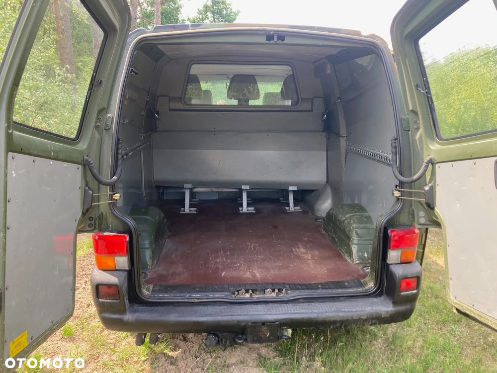 Volkswagen Transporter - 9