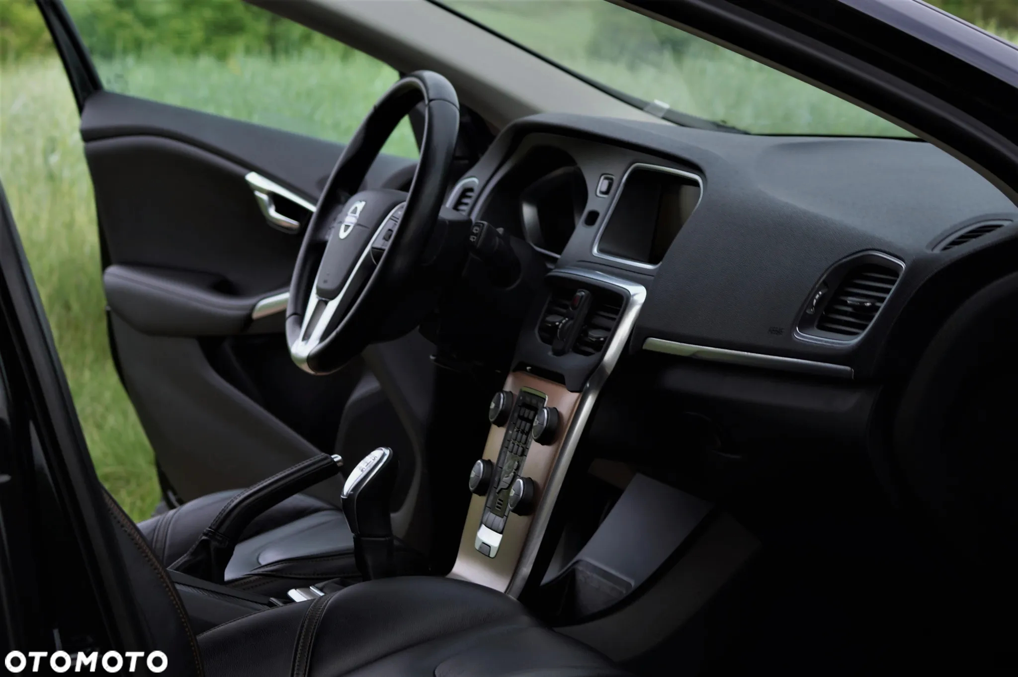 Volvo V40 Cross Country - 26