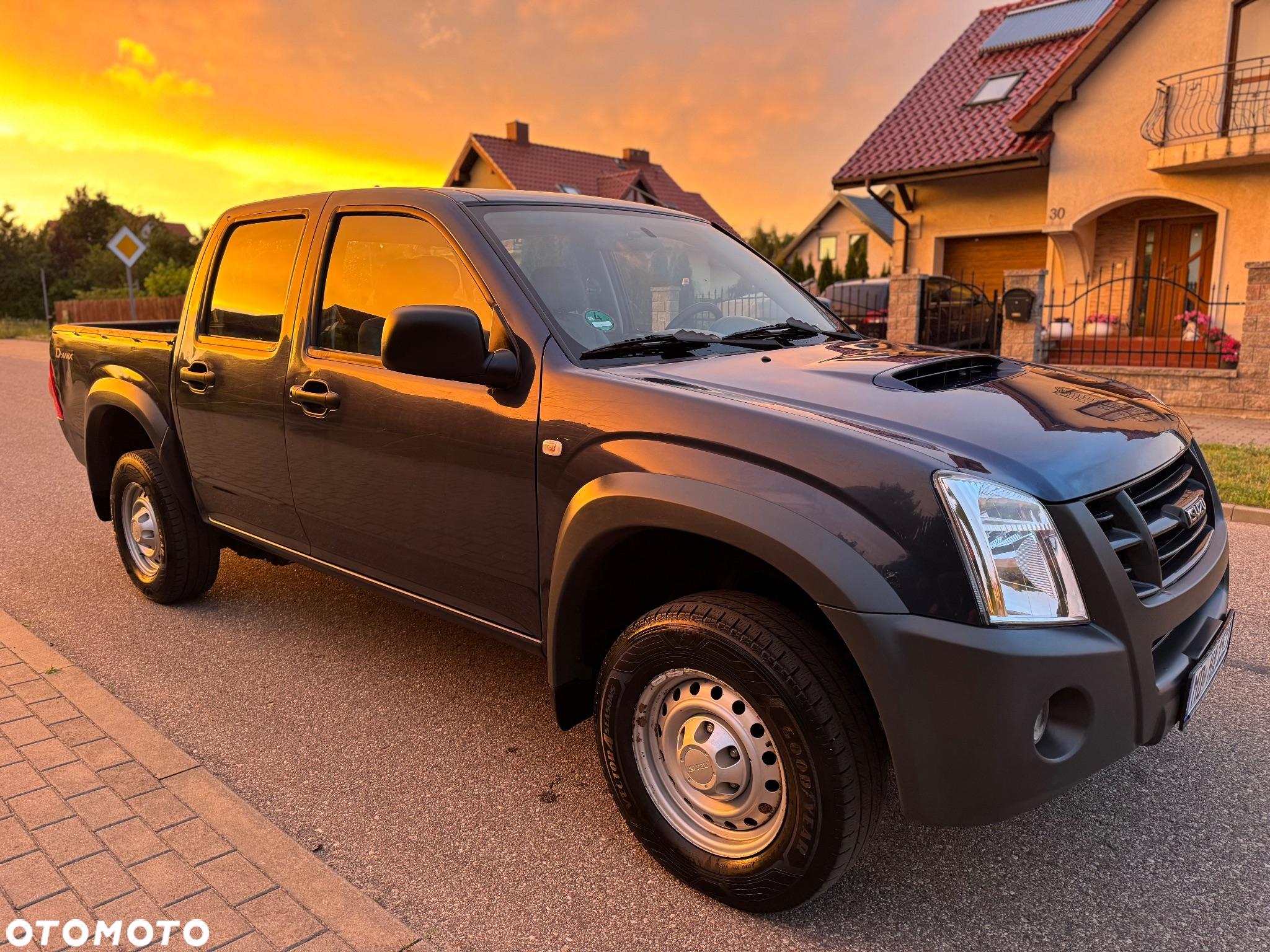 Isuzu D-Max 2.5d DC Basic - 3