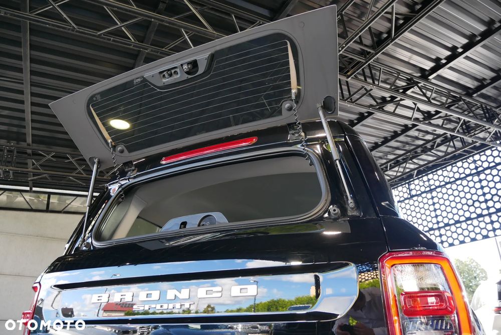 Ford Bronco - 35