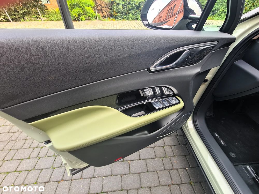 Hongqi HS3 1.5T FWD - 17