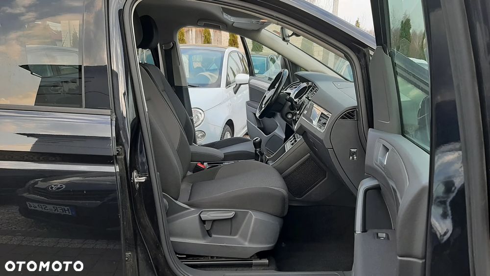 Volkswagen Touran - 20