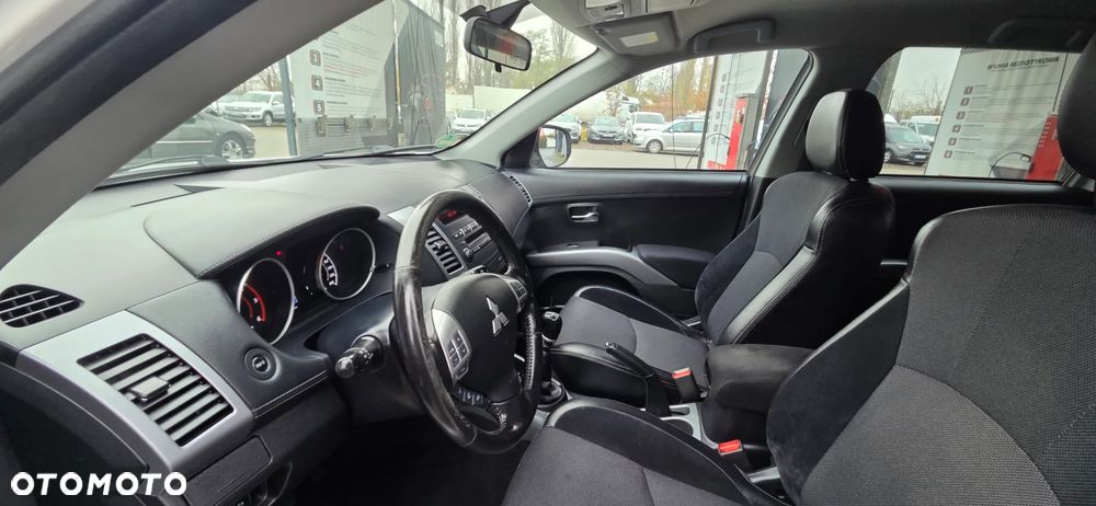 Mitsubishi Outlander 2.2 DI-D ClearTec 2WD Edition - 29