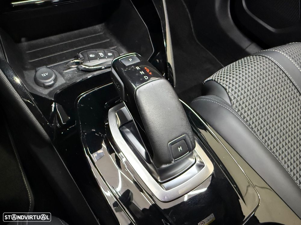 Peugeot 2008 1.2 PureTech GT Line EAT8 - 16