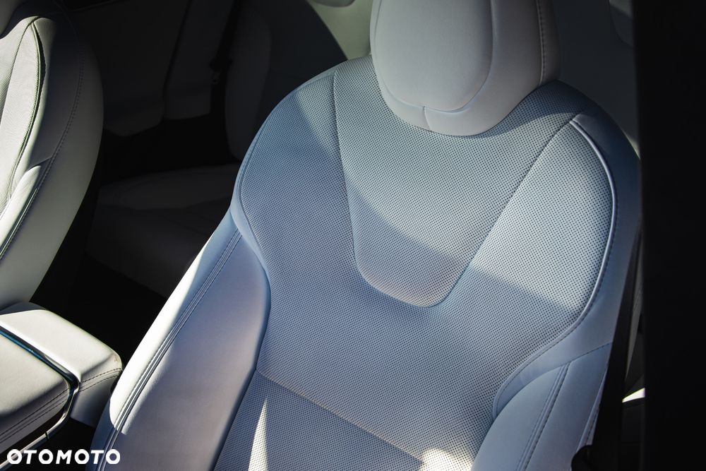 Tesla Model S Long Range - 22