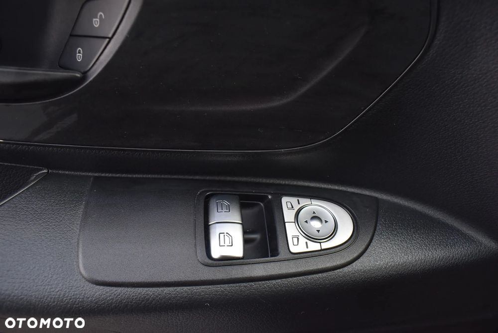 Mercedes-Benz 116 CDI L3 9G-TRONIC 447.605 - 18