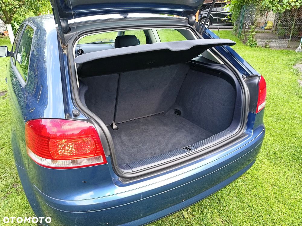Audi A3 3-drzwiowe 1.6 Ambiente - 26