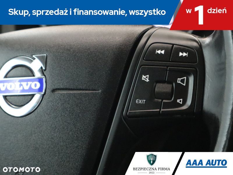 Volvo V40 - 18
