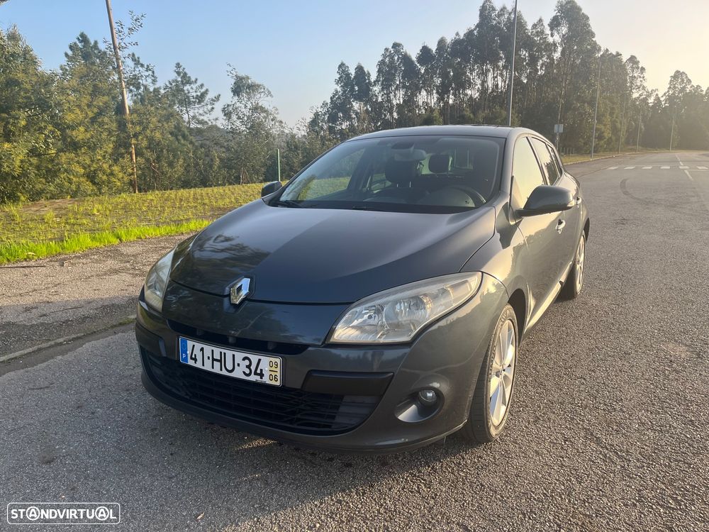 Renault Mégane 1.5 dCi Dynamique - 4
