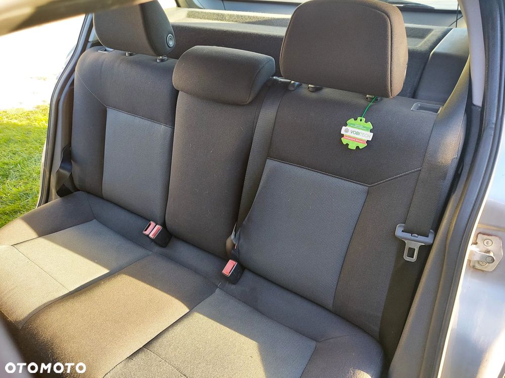 Opel Astra 1.4 - 7