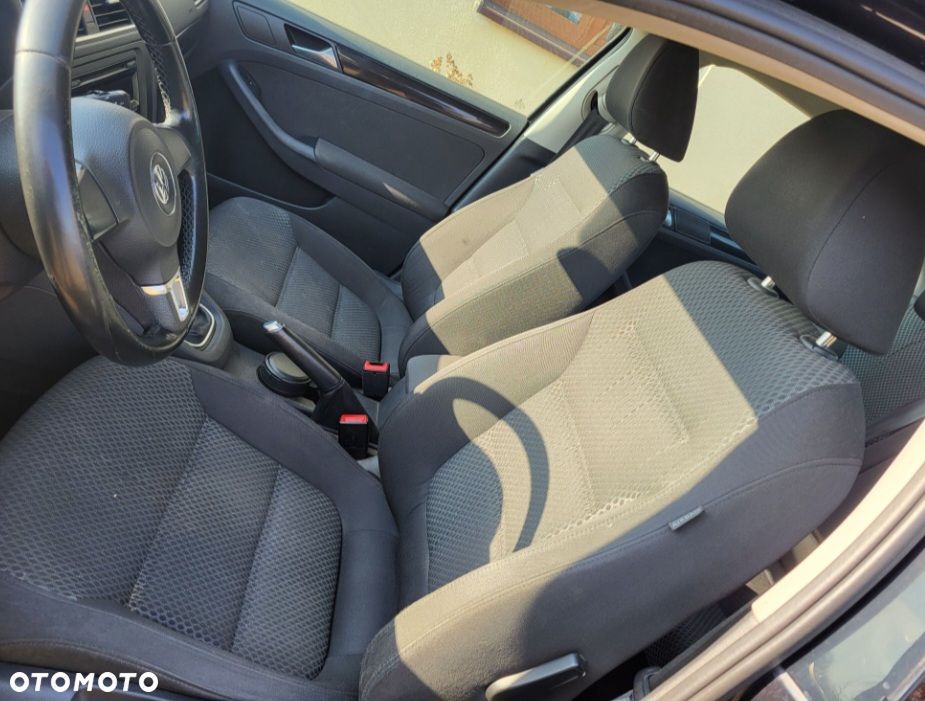 Volkswagen Jetta 1.6 TDI Highline Optimum - 6