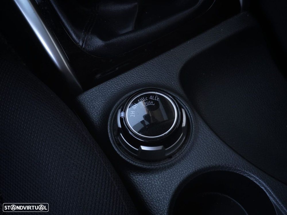 Mitsubishi L200 2.4 DI-D CD Instyle Strakar 4WD - 23