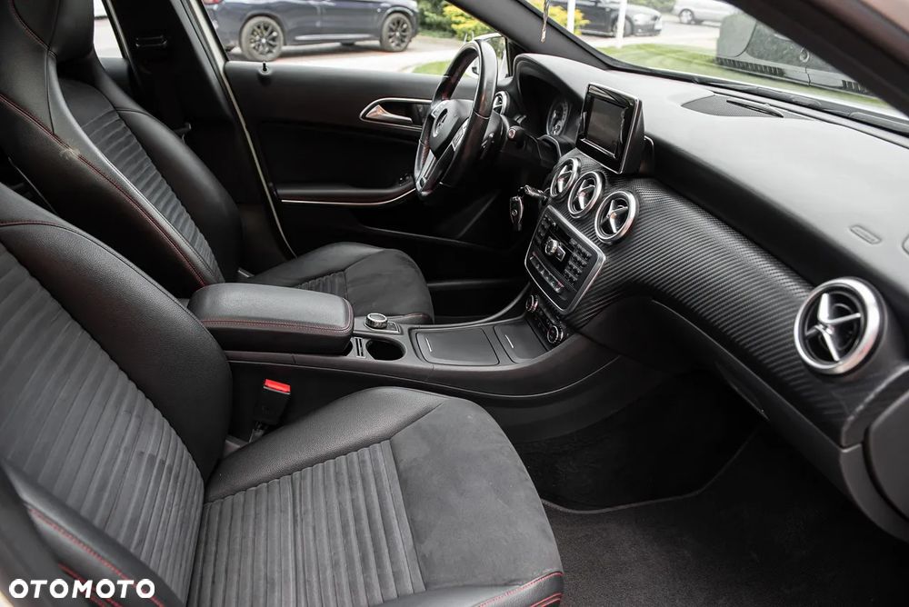 Mercedes-Benz Klasa A 250 4-Matic AMG Line - 24