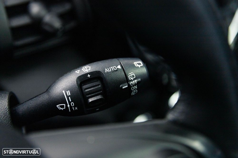 MINI 5 Portas Cooper D Auto - 33