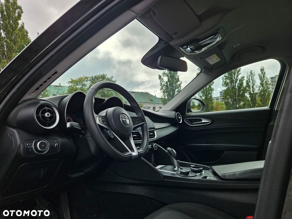 Alfa Romeo Giulia 2.0 Turbo - 15