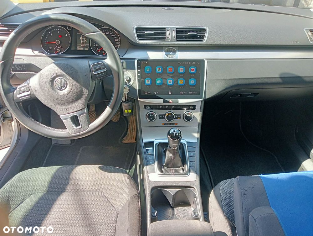 Volkswagen Passat - 10