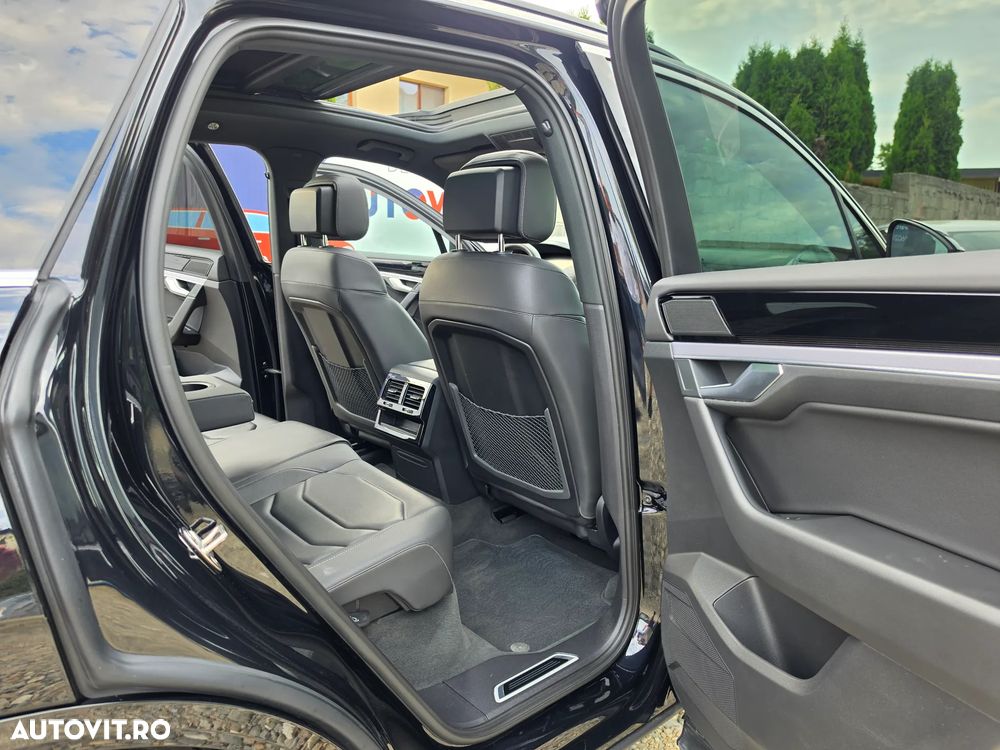 Volkswagen Touareg 3.0 V6 TDI SCR 4Motion Automatik R-Line - 34