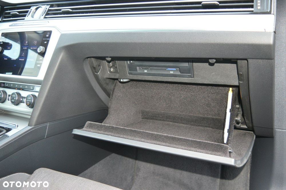 Volkswagen Passat Variant 1.6 TDI (BlueMotion Technology) DSG Trendline - 25