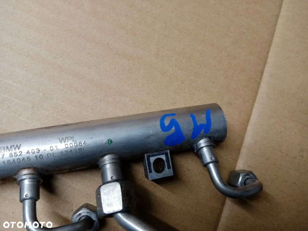 Listwa wtryskowa rurki BMW M5 G30 F90 4.4 V8 7852403 - 4