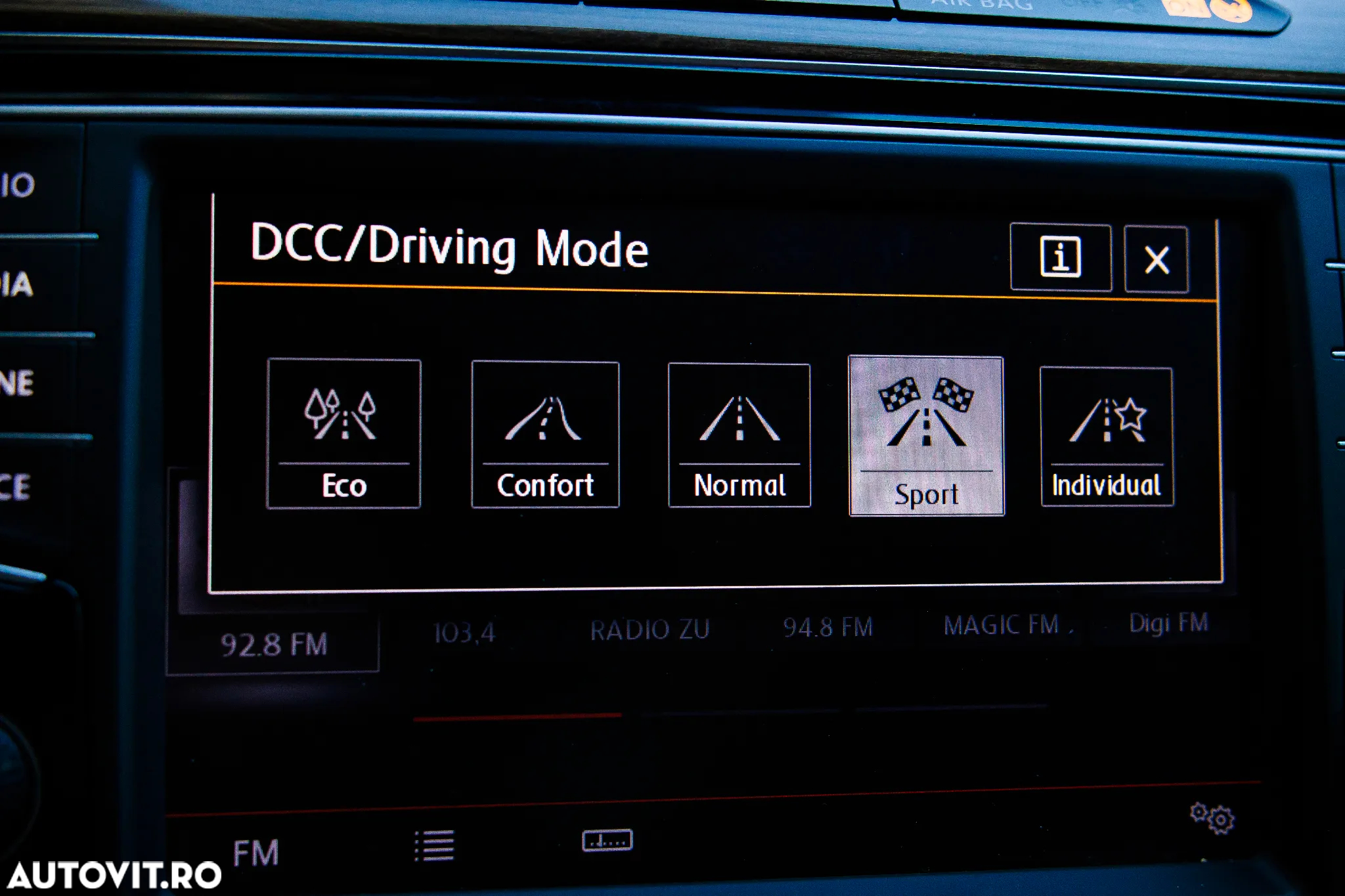 Volkswagen Passat Variant 2.0 TDI DSG 4Motion Highline - 17