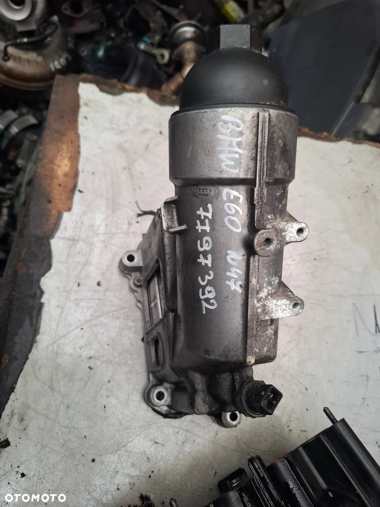 BMW E60 E90 2,0 d N47d20c obudowa filtra oleju podstawa 7797392