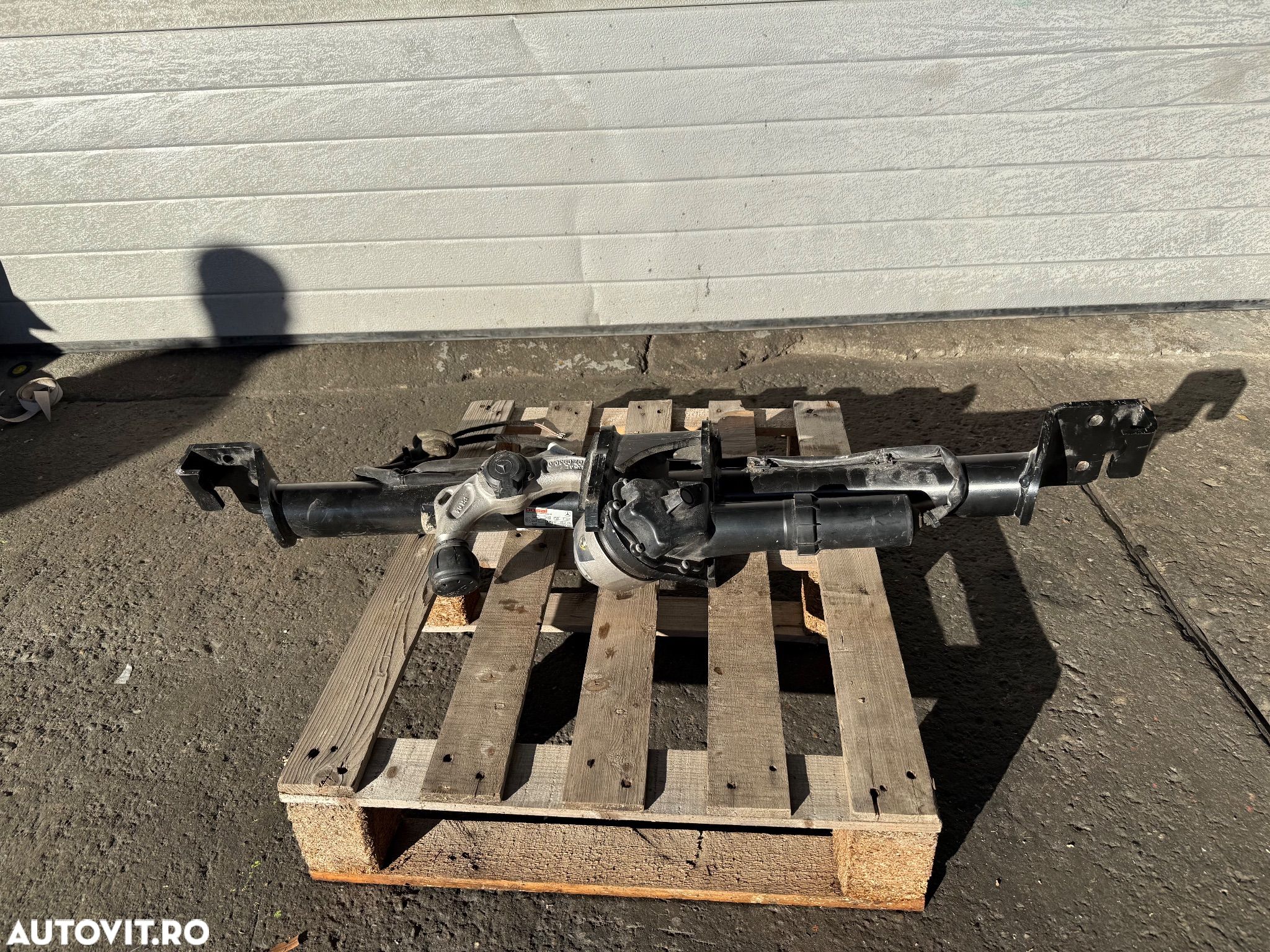 Cârlig remorcare tractare mercedes GLC suv  w253 A253 x253 C253 electric original mercedes oem - 1