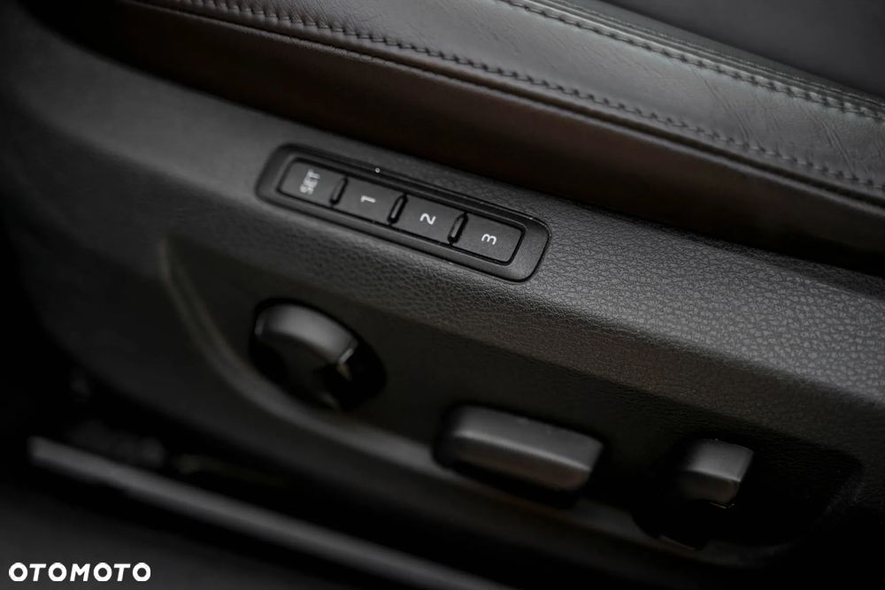 Skoda Superb 2.0 TSI DSG L&K - 30