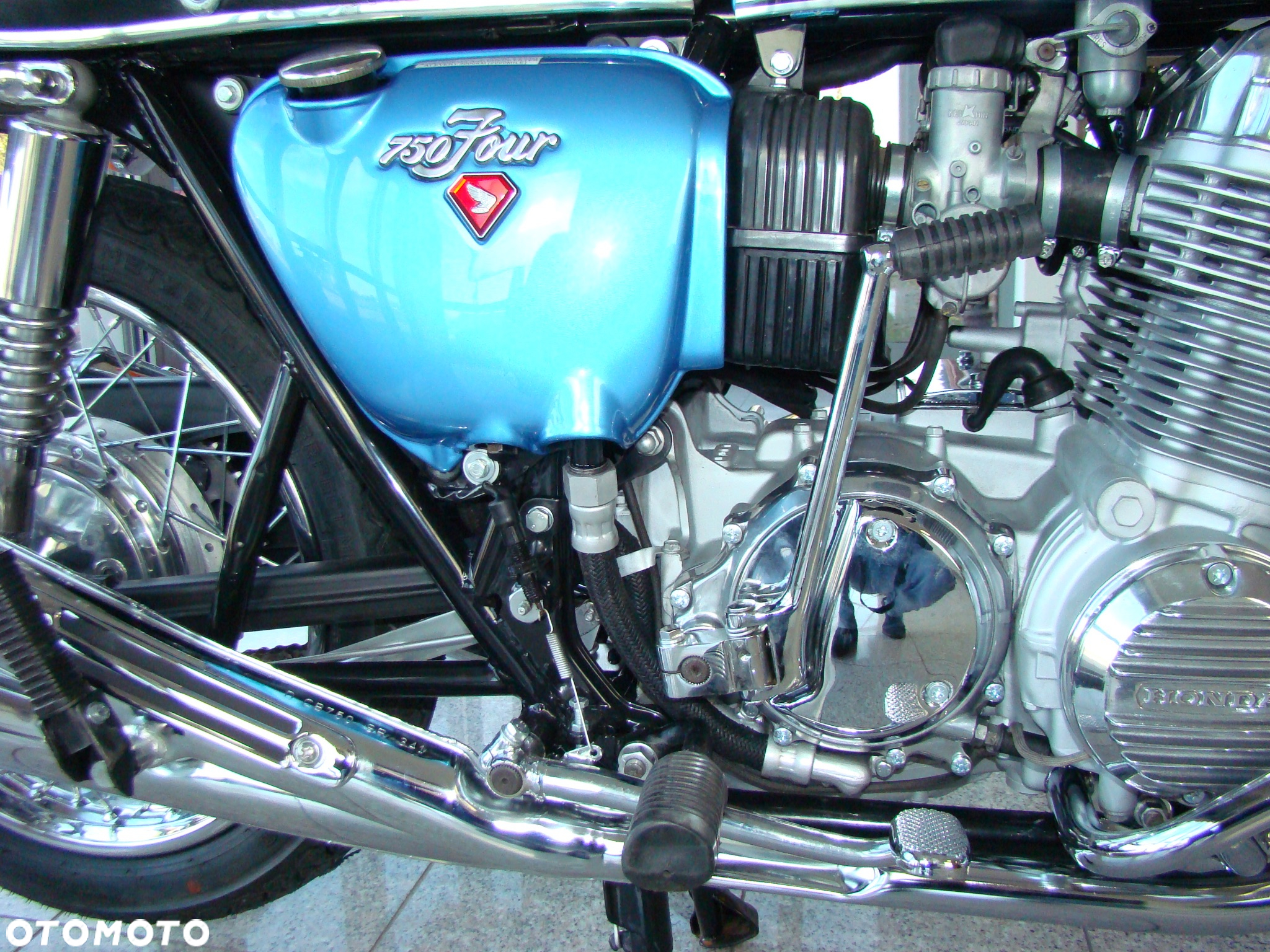 Honda CB - 12