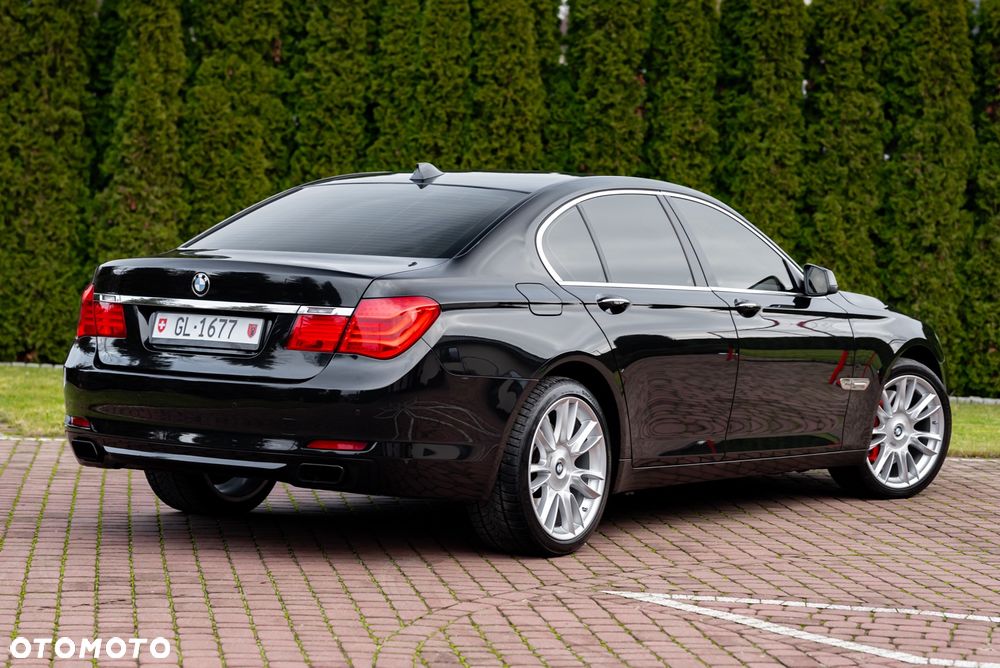 BMW Seria 7 750i xDrive - 9