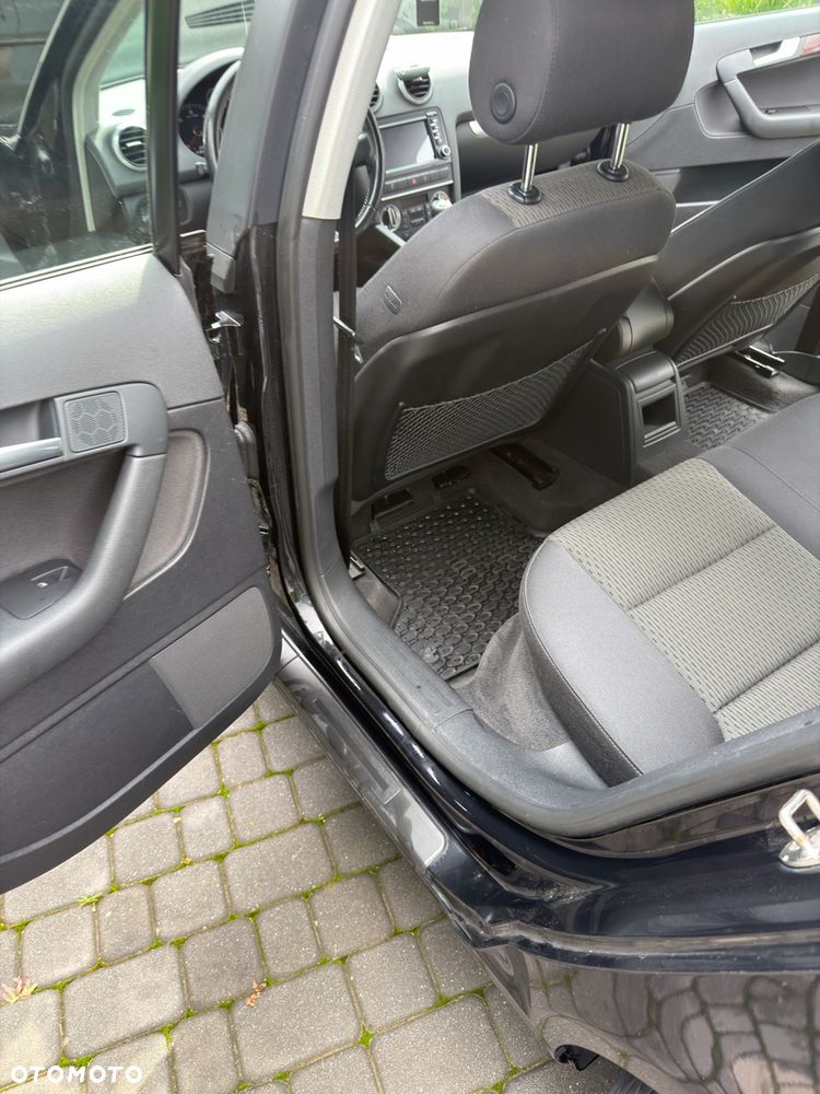 Audi A3 Sportback 2.0 TDI DPF Ambiente - 14