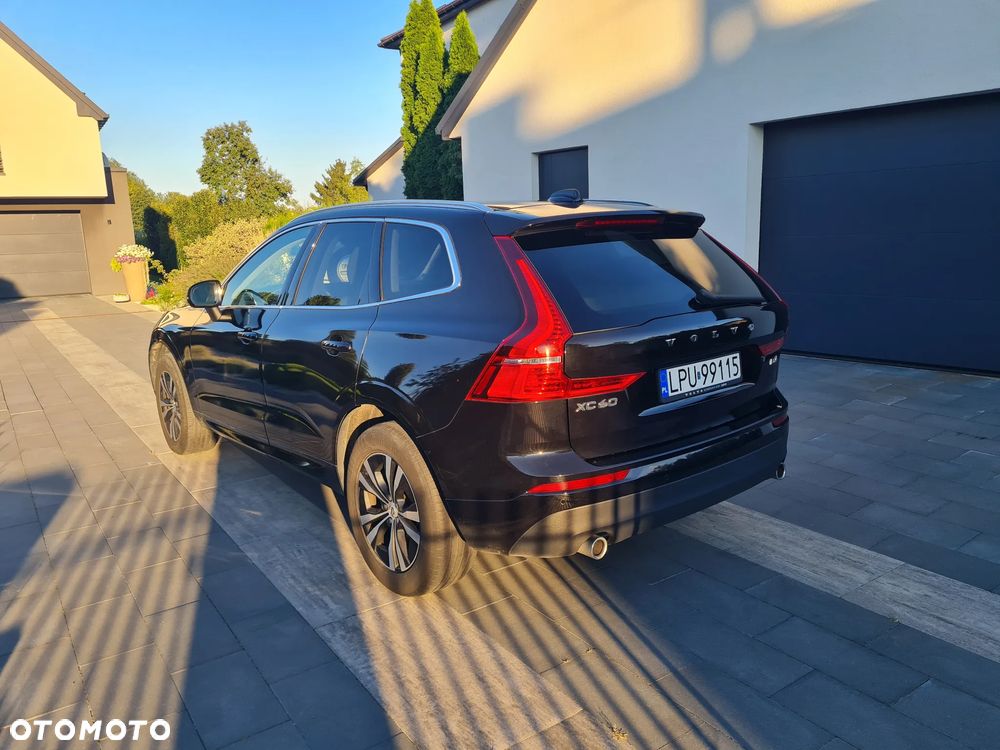 Volvo XC 60 B4 D AWD Momentum Pro - 3