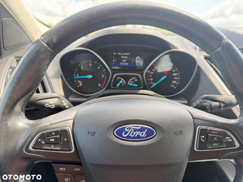 Ford Kuga - 10