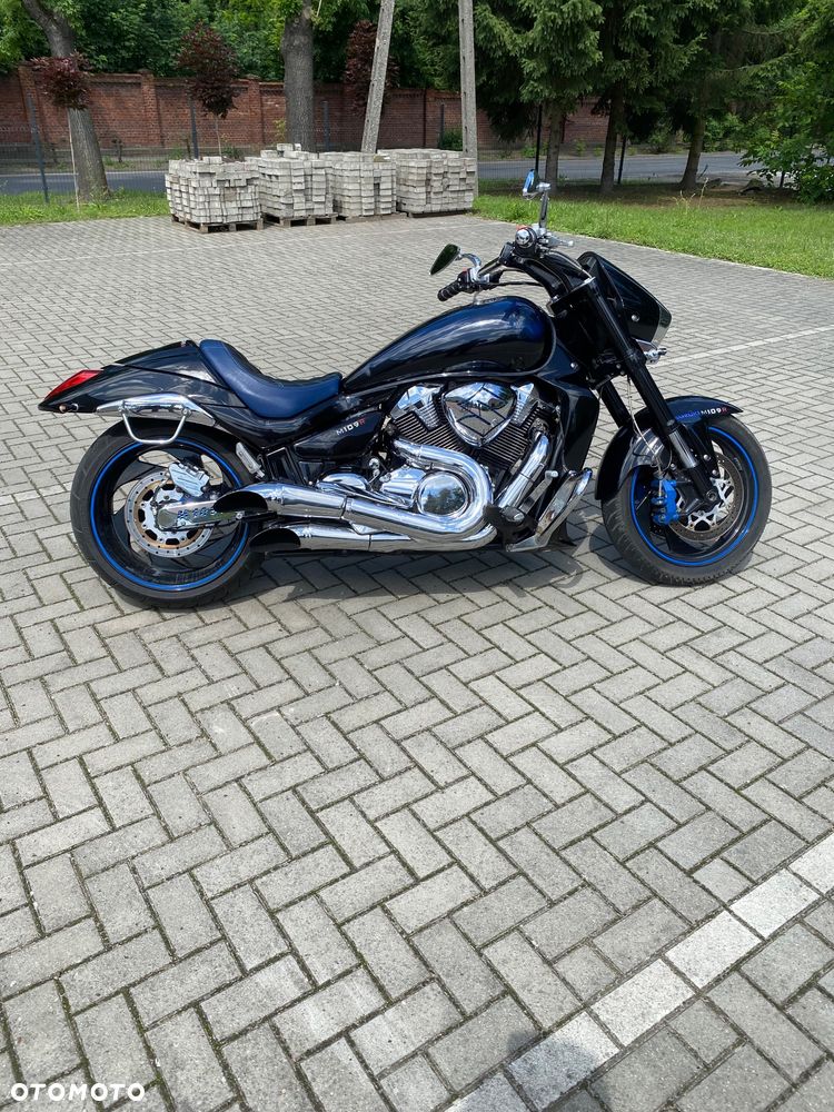 Suzuki Intruder - 2
