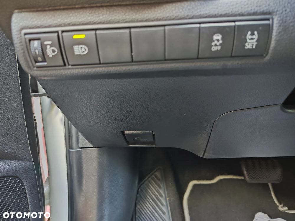 Toyota Corolla 1.8 Hybrid Comfort - 17