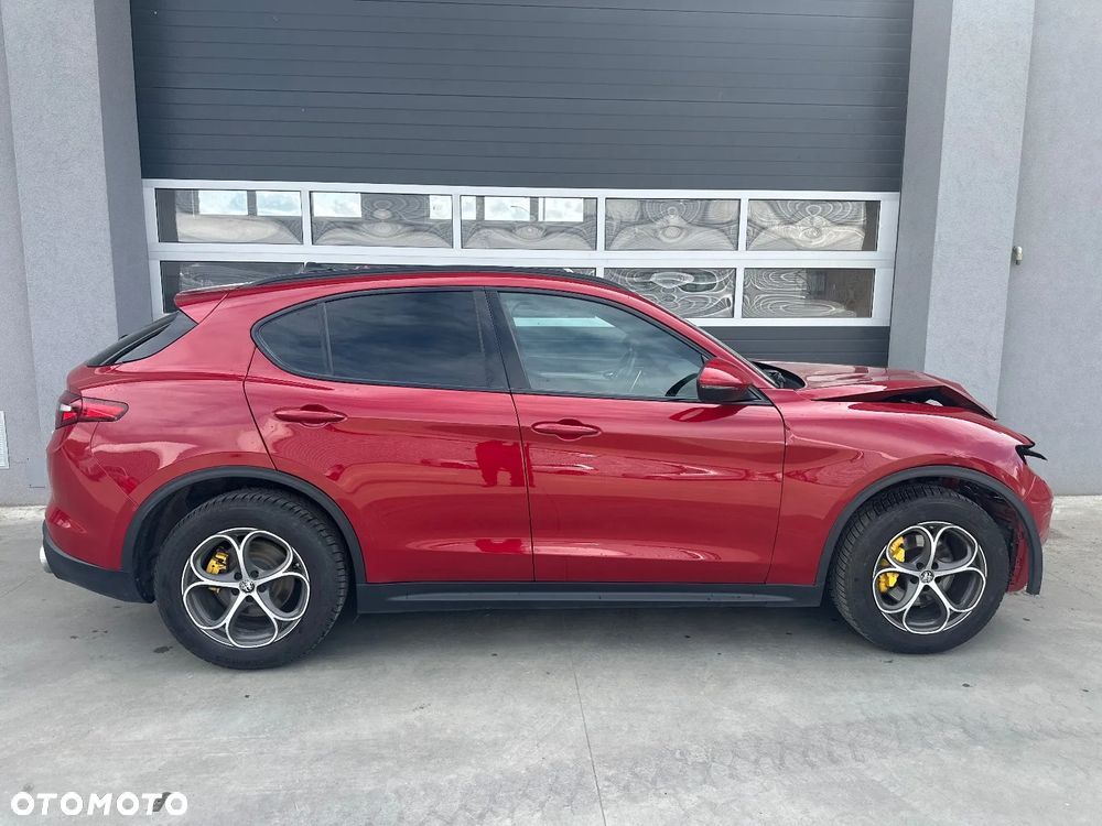 Alfa Romeo Stelvio - 2