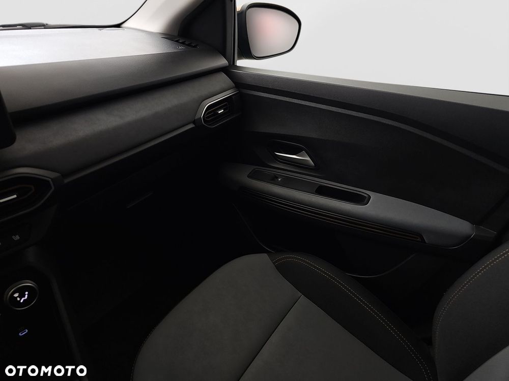 Dacia Jogger 1.6 Full Hybrid 140 Extreme MMT - 17