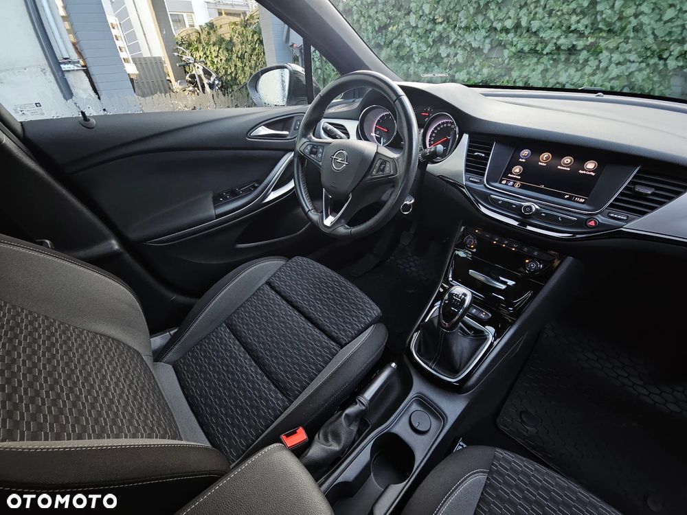 Opel Astra 1.2 T GS Line S&S - 9