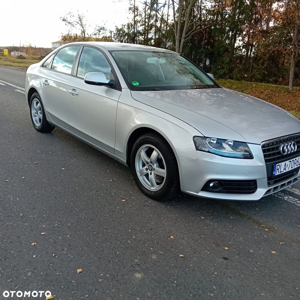 Audi A4 Limousine - 1