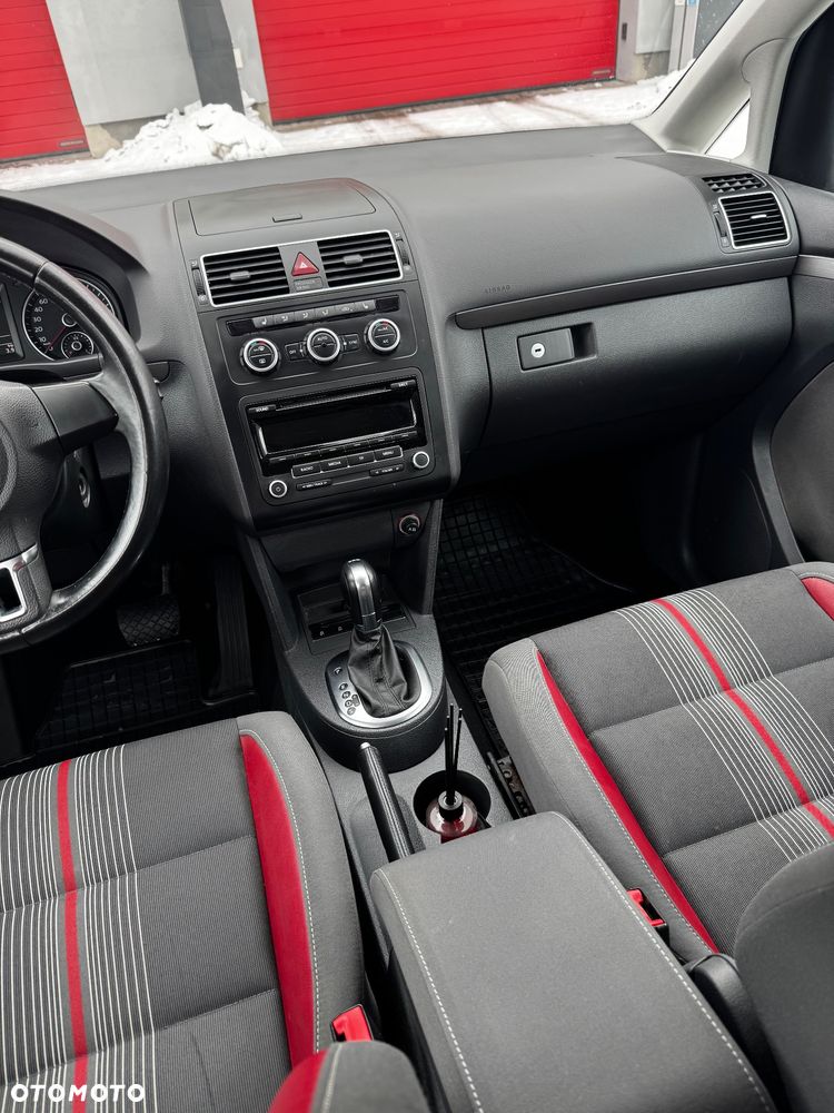 Volkswagen Touran 2.0 TDI DPF BlueMotion Technology DSG Highline - 12