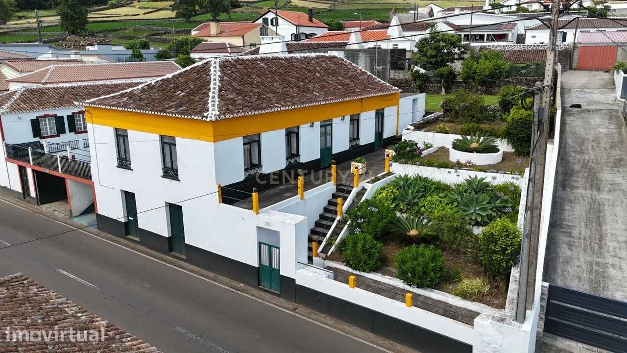 Casa T5 com Jardim em Santa Bárbara, Angra do Heroísmo - Grande imagem: 2/24