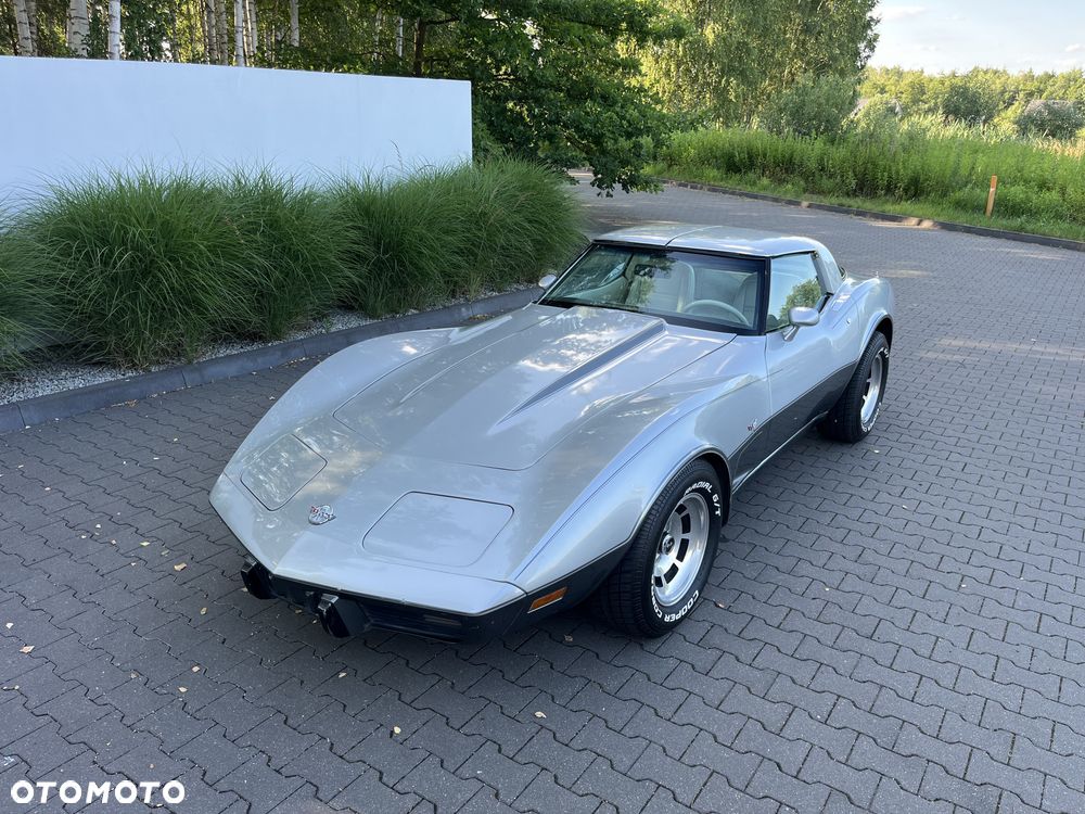 Chevrolet Corvette - 4